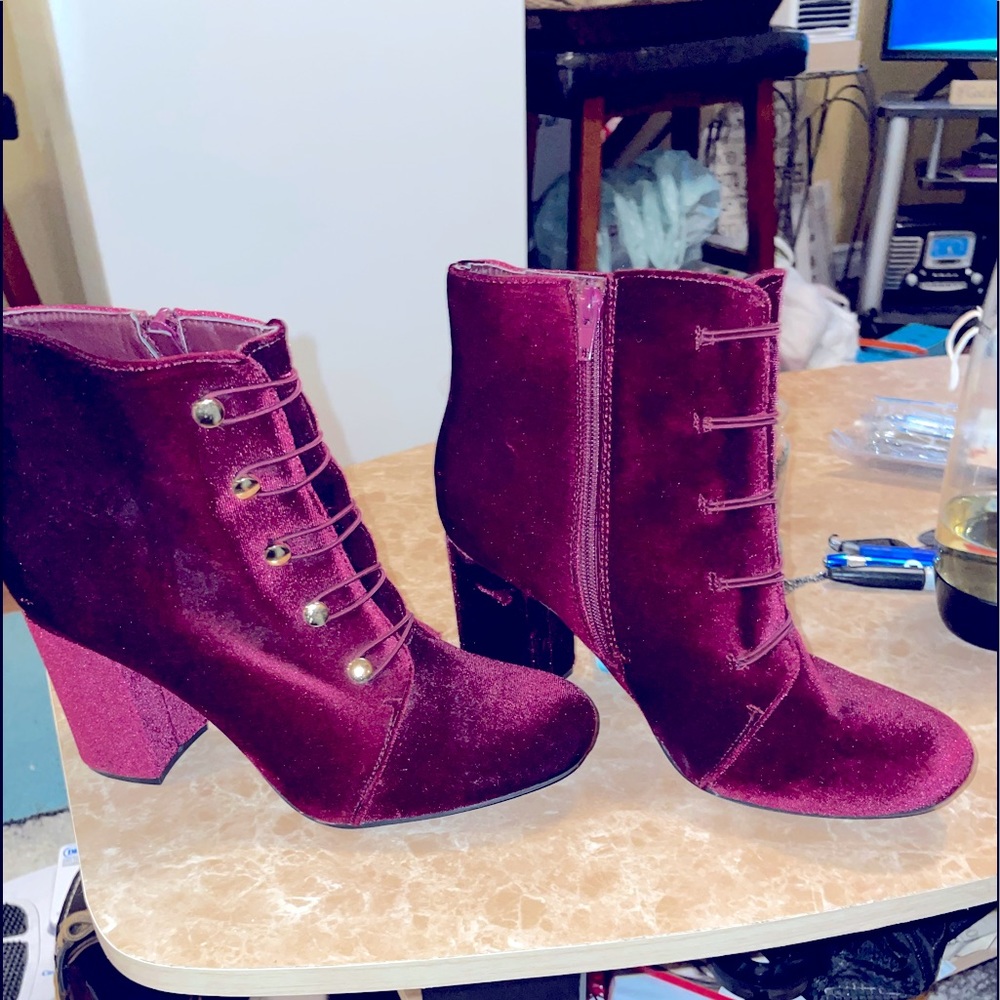 -Burgundy Block Heel Booties 👢 by Just Fab